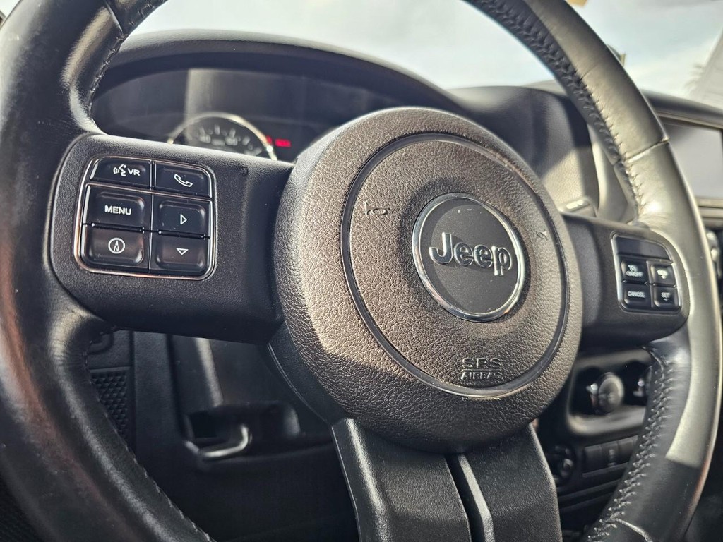 Jeep Wrangler Unlimited Vehicle Full-screen Gallery Image 25