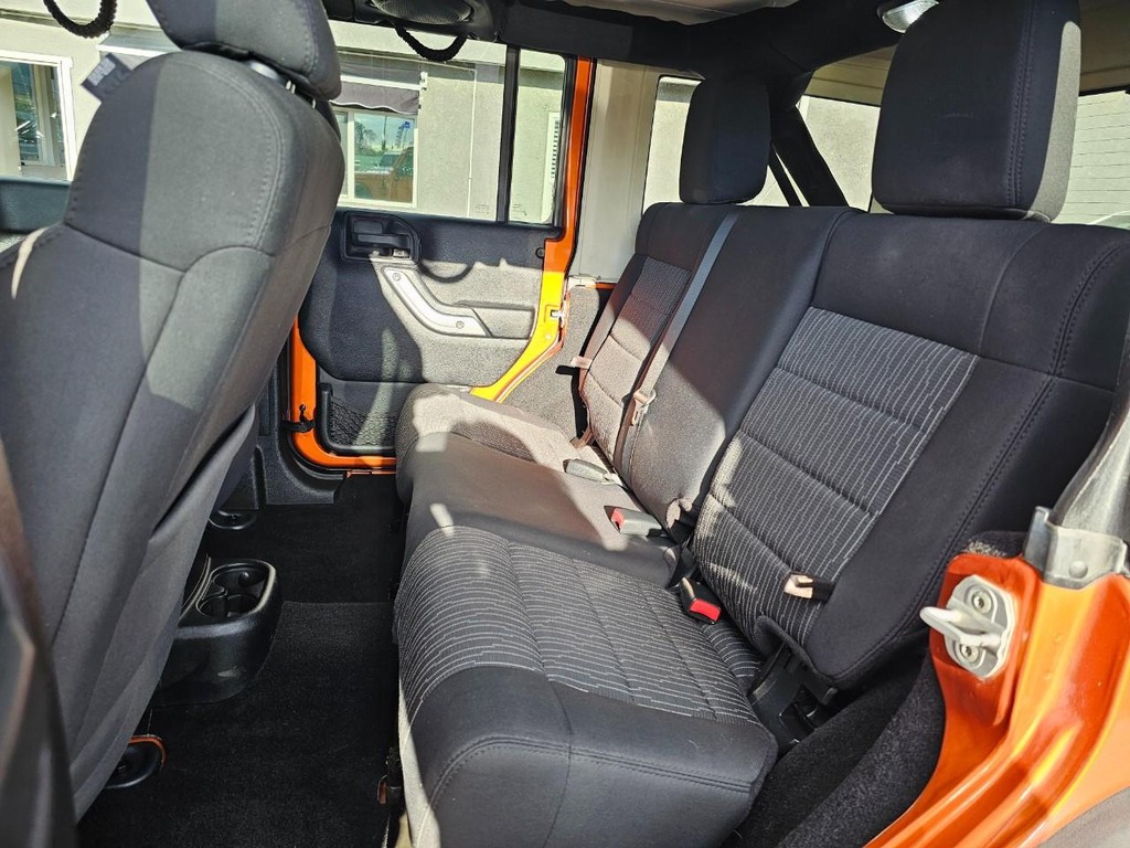 Jeep Wrangler Unlimited Vehicle Full-screen Gallery Image 33