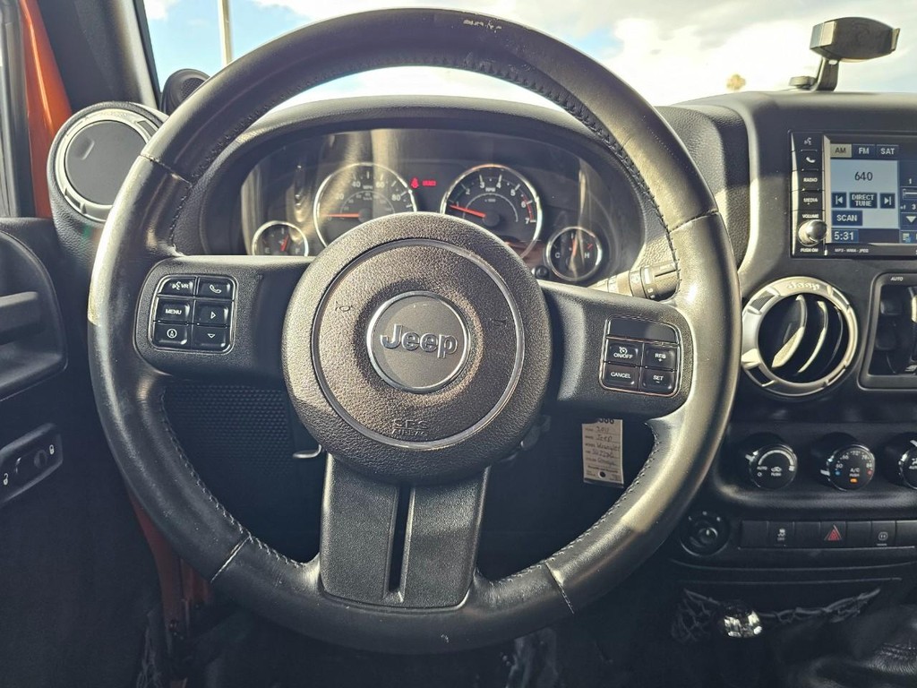 Jeep Wrangler Unlimited Vehicle Full-screen Gallery Image 36