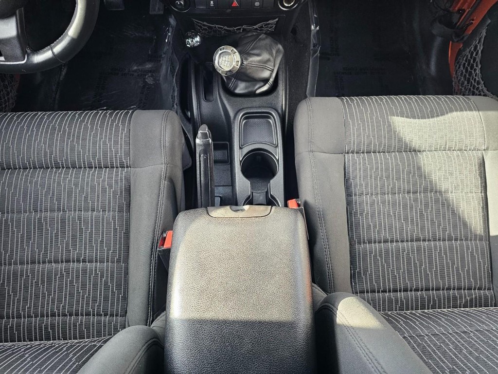 Jeep Wrangler Unlimited Vehicle Full-screen Gallery Image 39