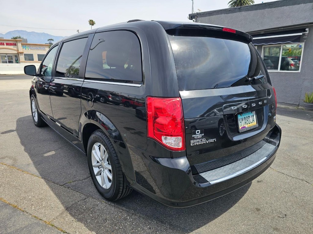 Dodge Grand Caravan Vehicle Full-screen Gallery Image 4