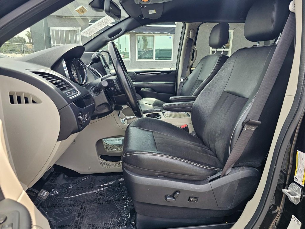 Dodge Grand Caravan Vehicle Full-screen Gallery Image 18