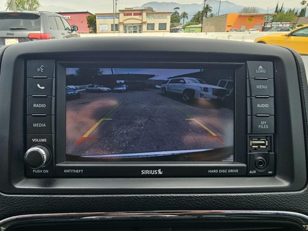 Dodge Grand Caravan Vehicle Full-screen Gallery Image 24