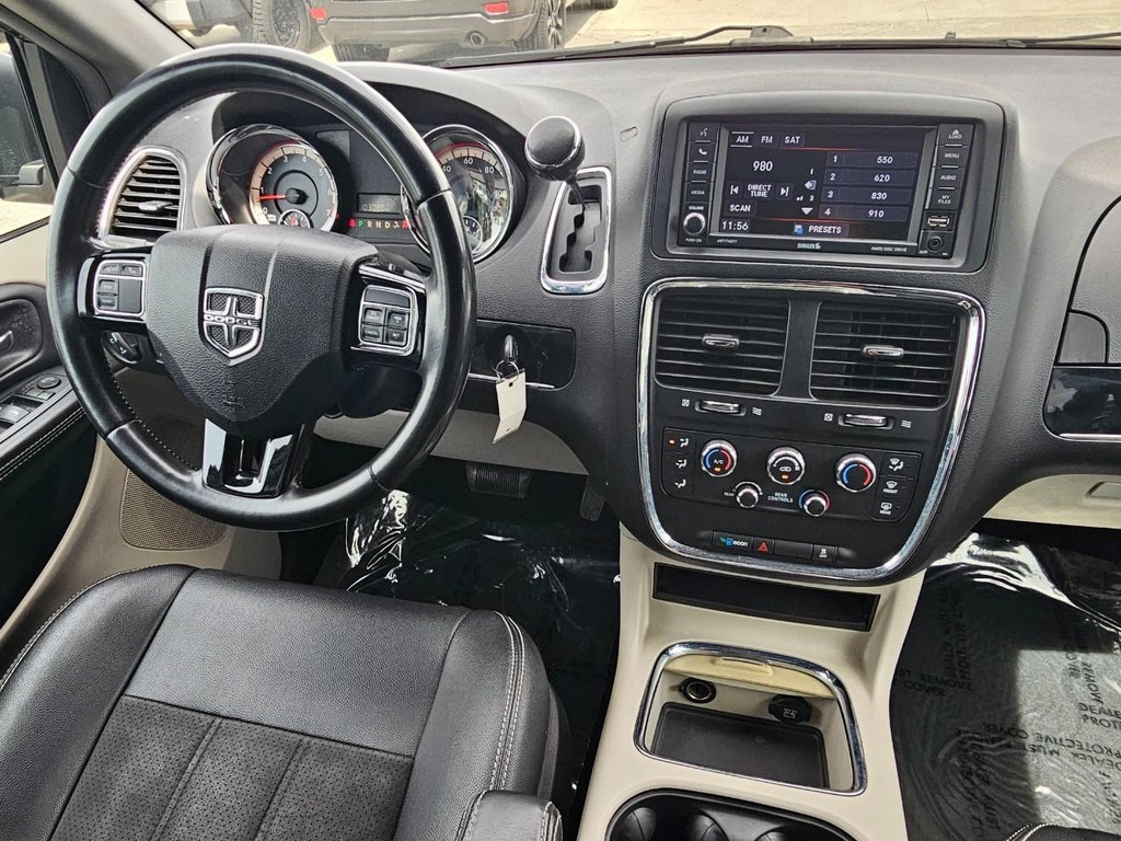 Dodge Grand Caravan Vehicle Full-screen Gallery Image 30