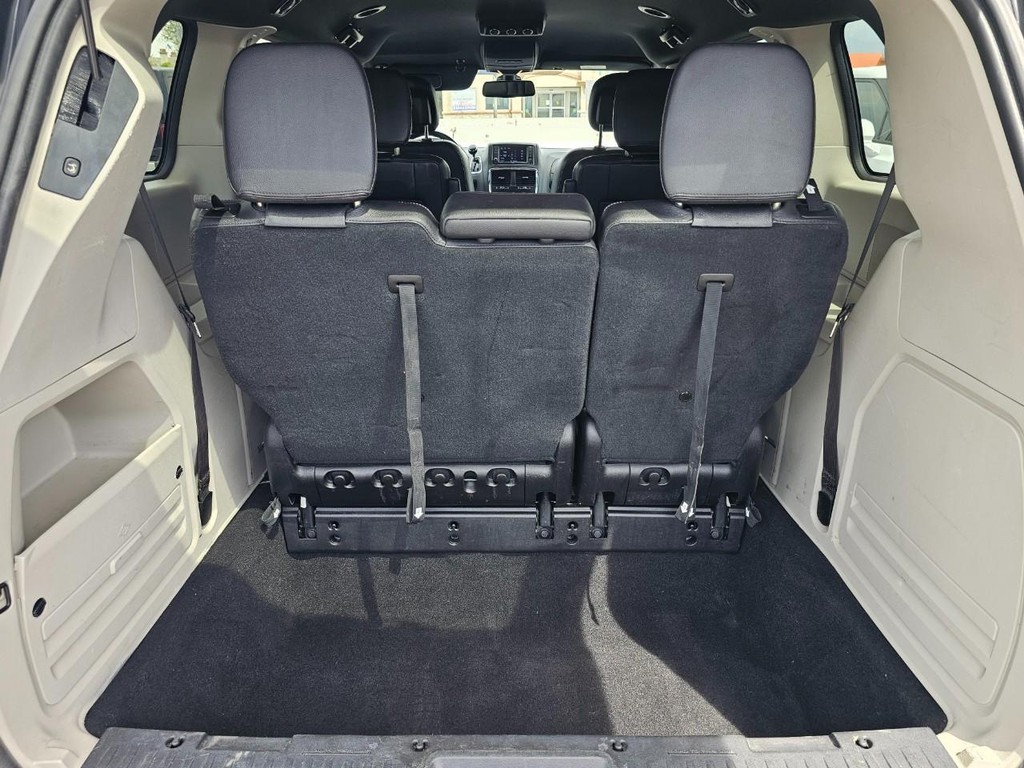 Dodge Grand Caravan Vehicle Full-screen Gallery Image 34