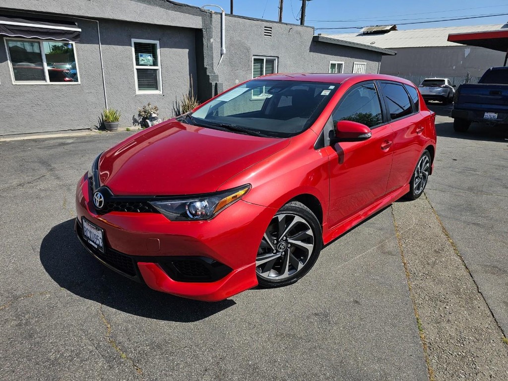 Toyota Corolla iM Vehicle Full-screen Gallery Image 2