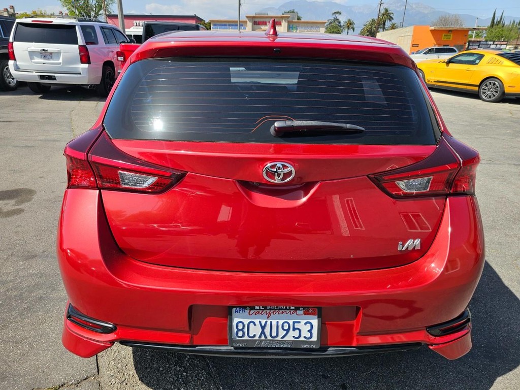 Toyota Corolla iM Vehicle Full-screen Gallery Image 5