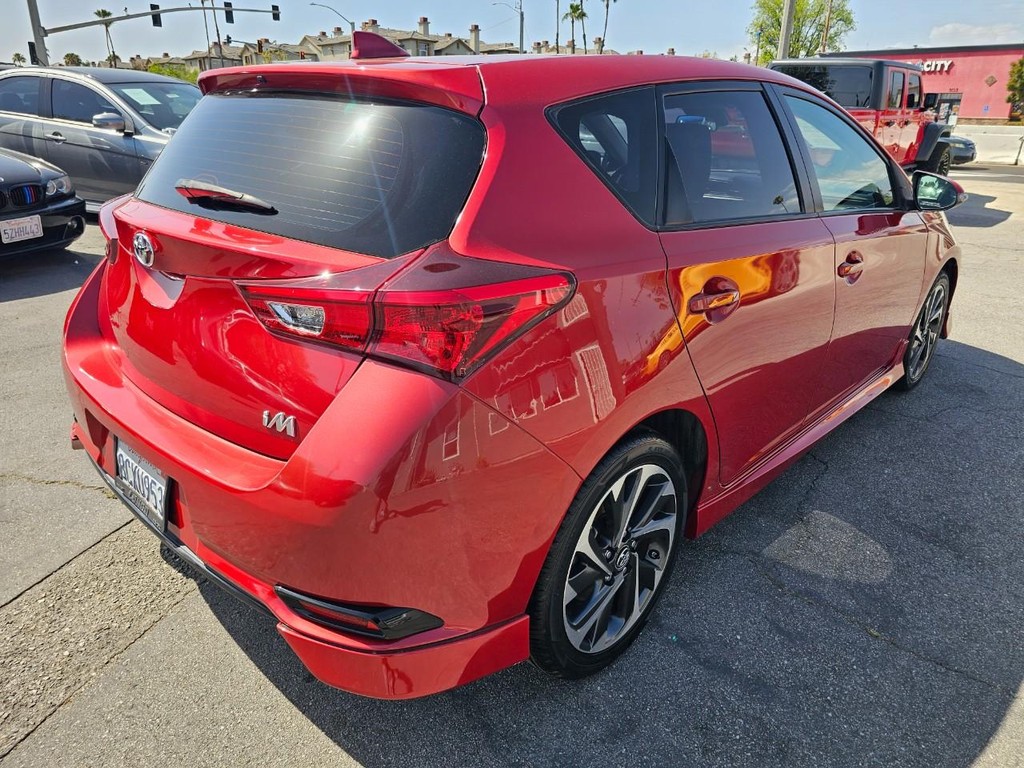 Toyota Corolla iM Vehicle Full-screen Gallery Image 6