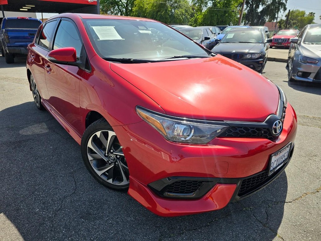 Toyota Corolla iM Vehicle Full-screen Gallery Image 8