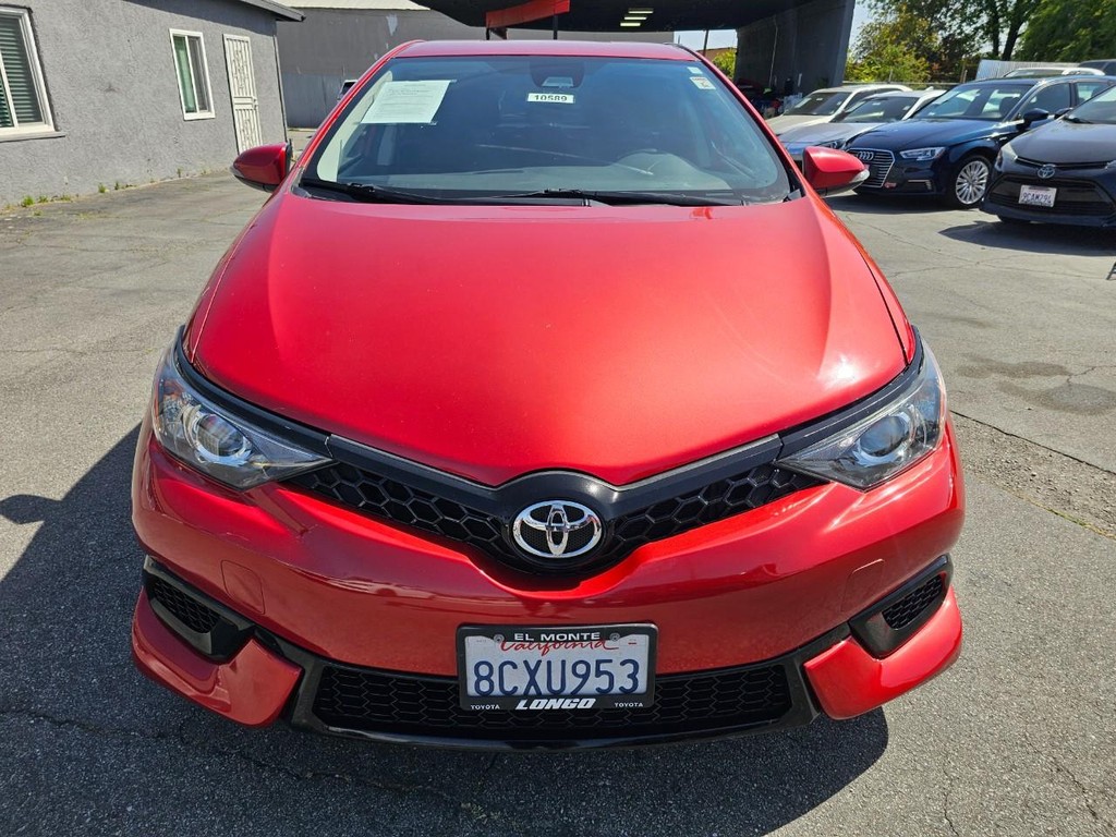 Toyota Corolla iM Vehicle Full-screen Gallery Image 9