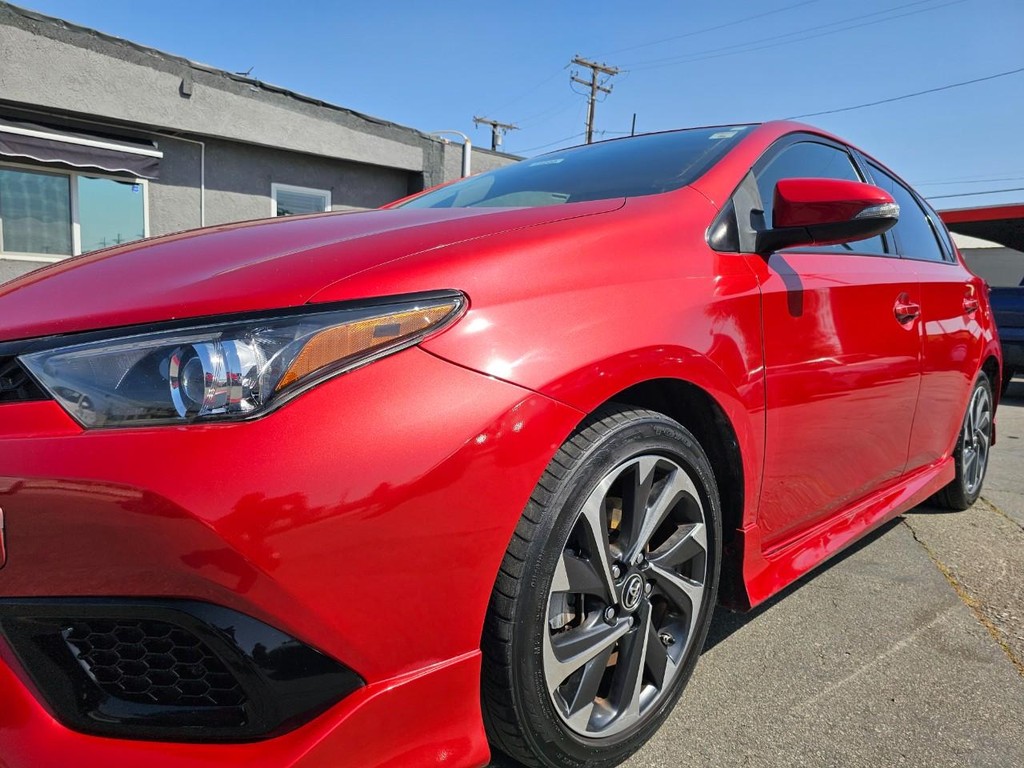 Toyota Corolla iM Vehicle Full-screen Gallery Image 11