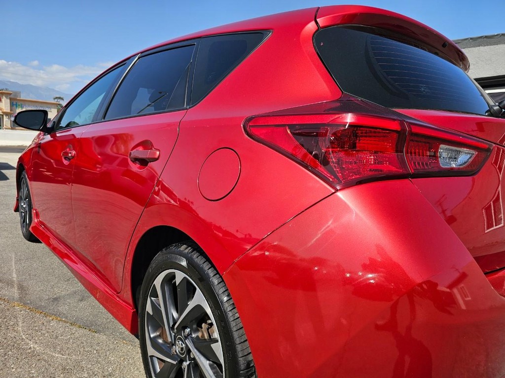 Toyota Corolla iM Vehicle Full-screen Gallery Image 12