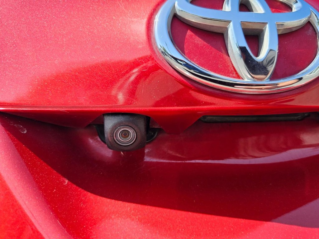 Toyota Corolla iM Vehicle Full-screen Gallery Image 15