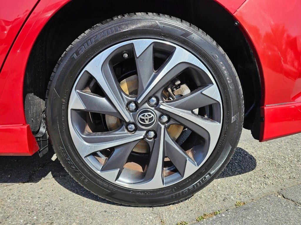 Toyota Corolla iM Vehicle Full-screen Gallery Image 16