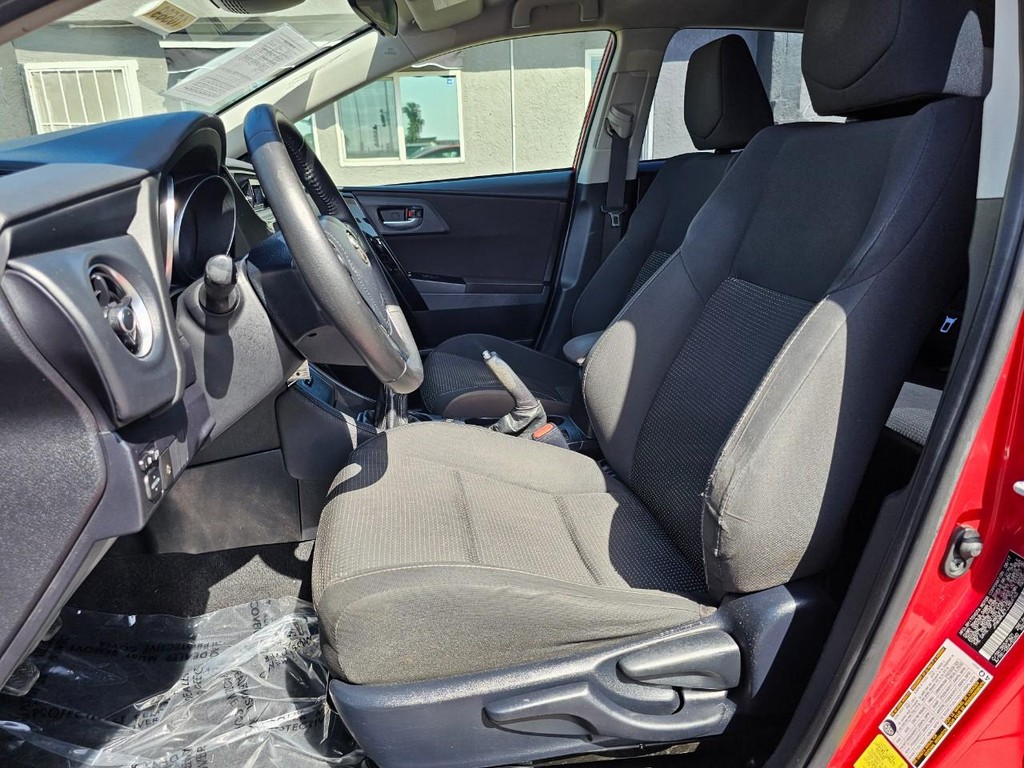 Toyota Corolla iM Vehicle Full-screen Gallery Image 18