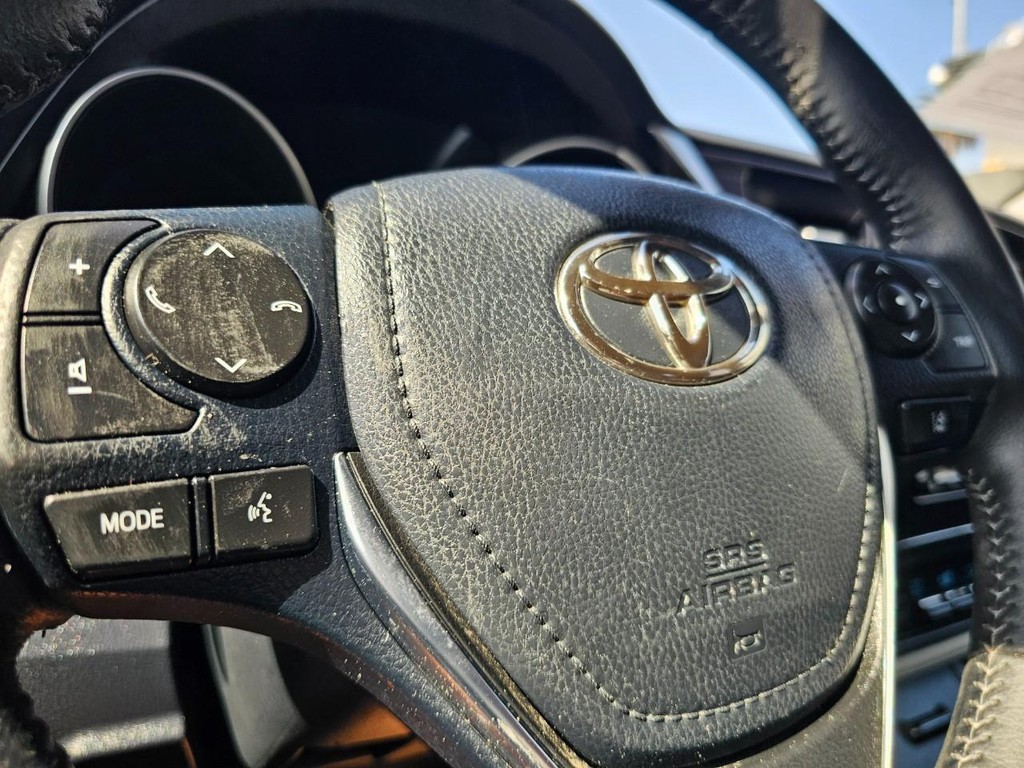 Toyota Corolla iM Vehicle Full-screen Gallery Image 20