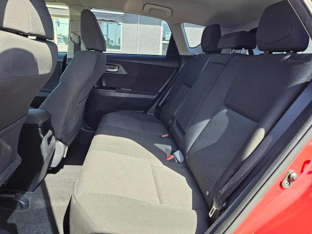 Toyota Corolla iM Vehicle Full-screen Gallery Image 26