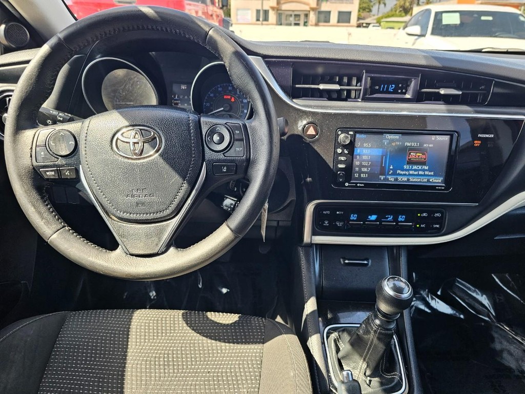 Toyota Corolla iM Vehicle Full-screen Gallery Image 28