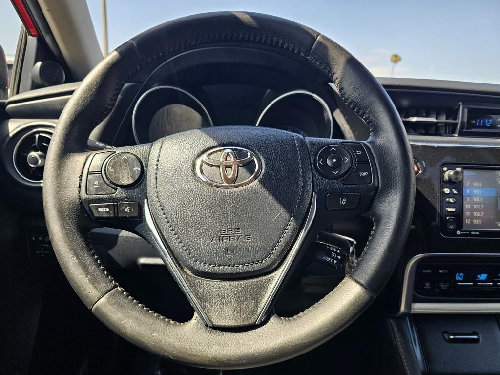 Toyota Corolla iM Vehicle Full-screen Gallery Image 29