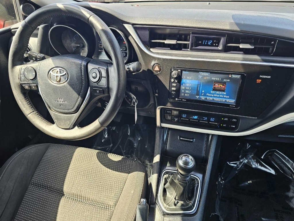 Toyota Corolla iM Vehicle Full-screen Gallery Image 30