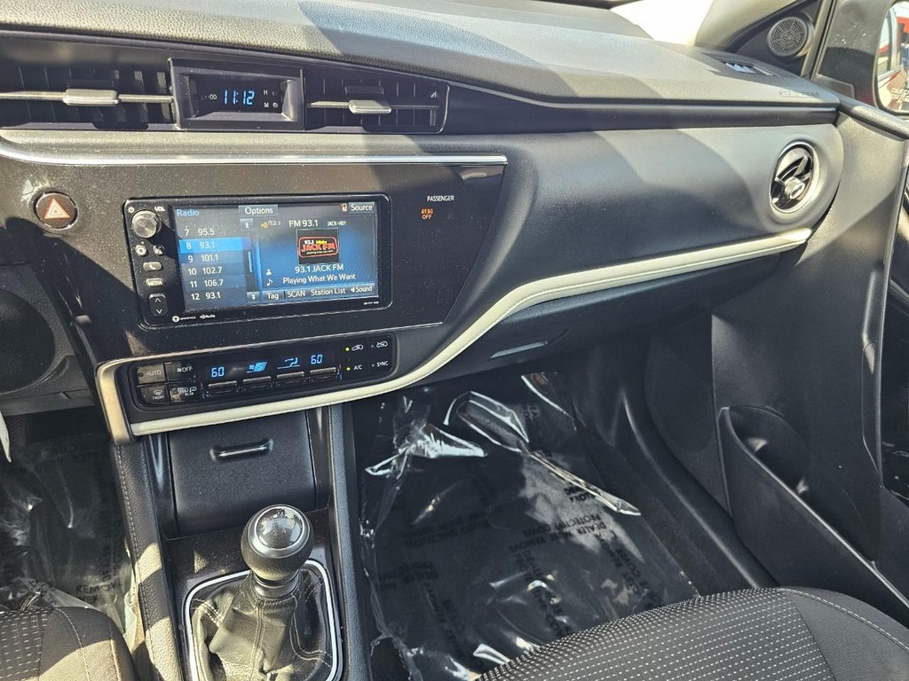 Toyota Corolla iM Vehicle Full-screen Gallery Image 31