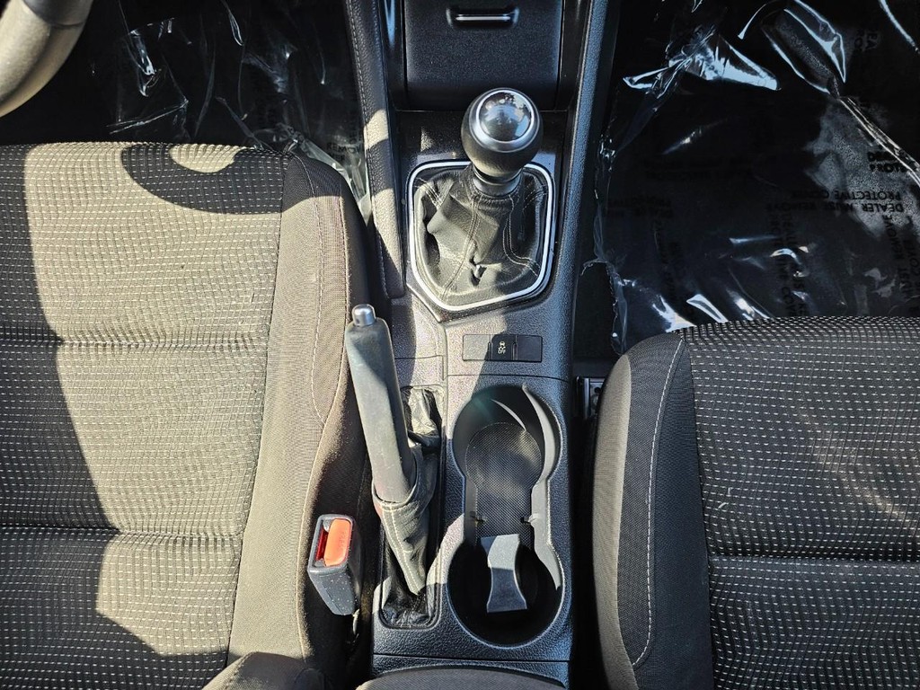 Toyota Corolla iM Vehicle Full-screen Gallery Image 32