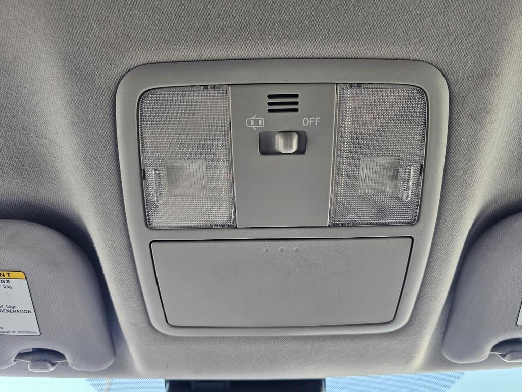 Toyota Corolla iM Vehicle Full-screen Gallery Image 33