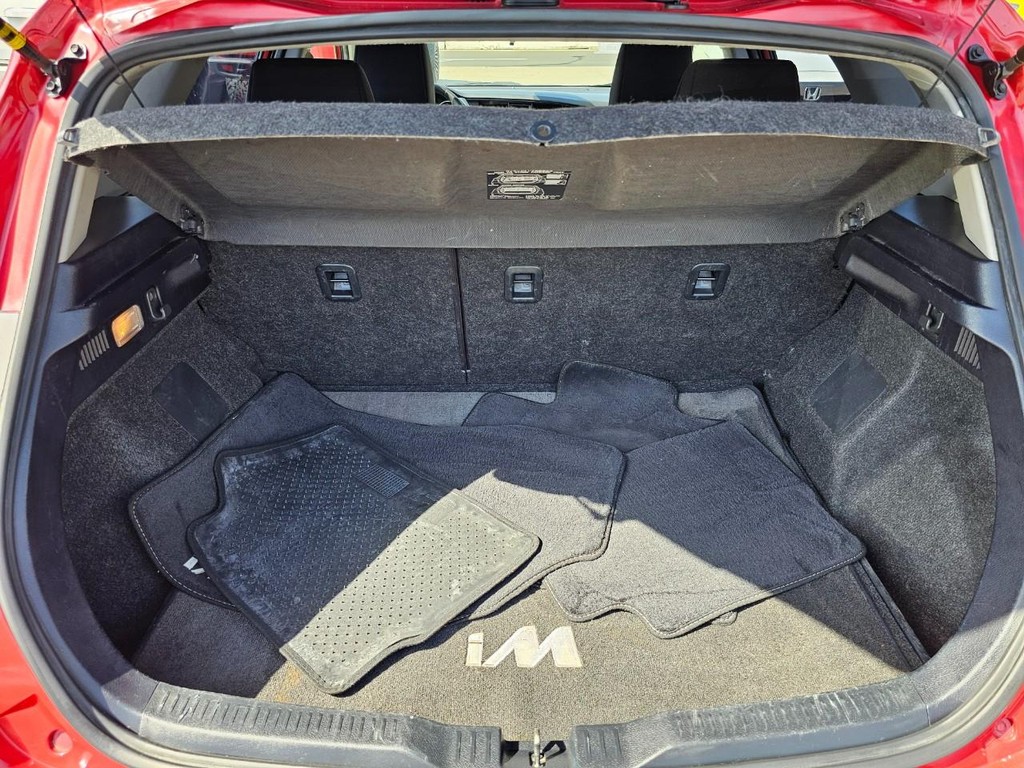 Toyota Corolla iM Vehicle Full-screen Gallery Image 34