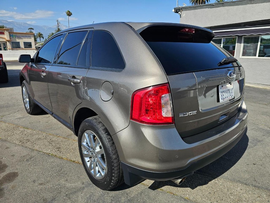 Ford Edge Vehicle Full-screen Gallery Image 4