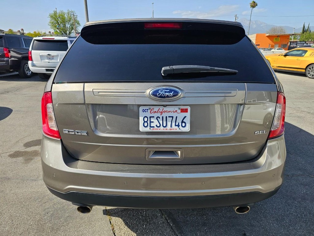 Ford Edge Vehicle Full-screen Gallery Image 5