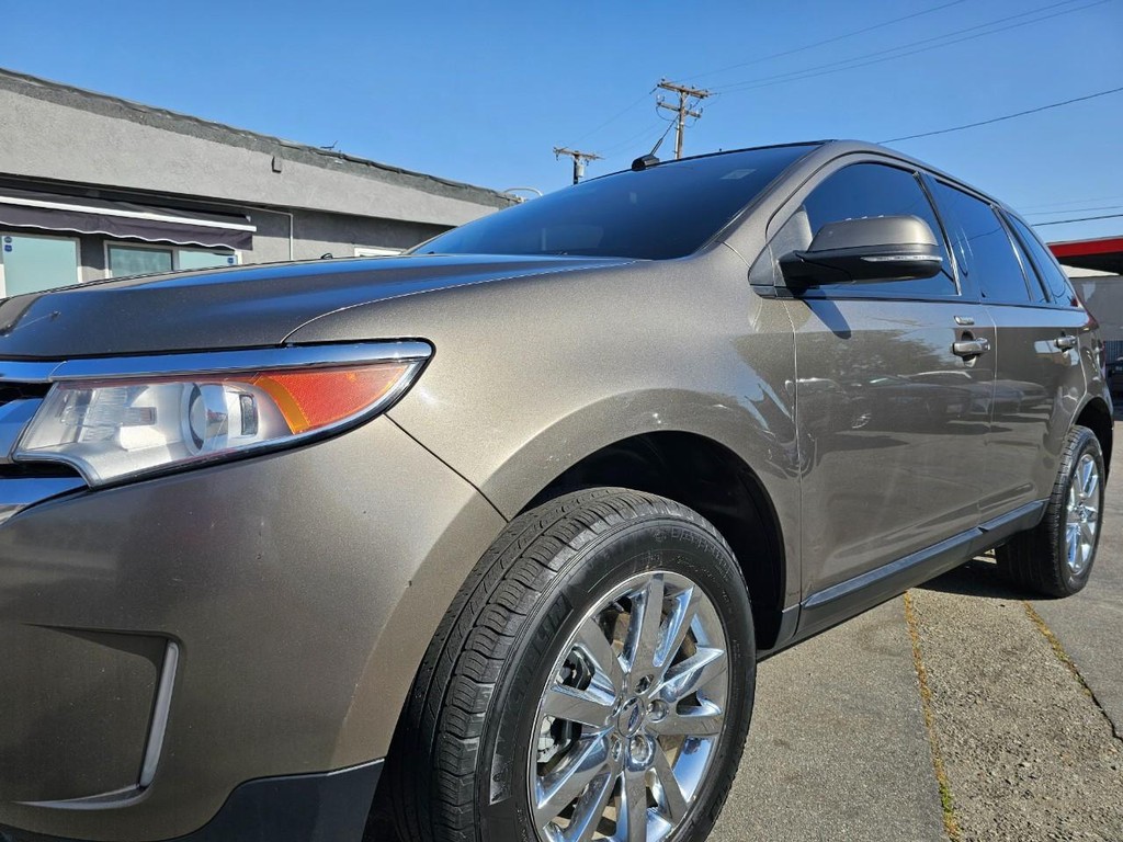 Ford Edge Vehicle Full-screen Gallery Image 11