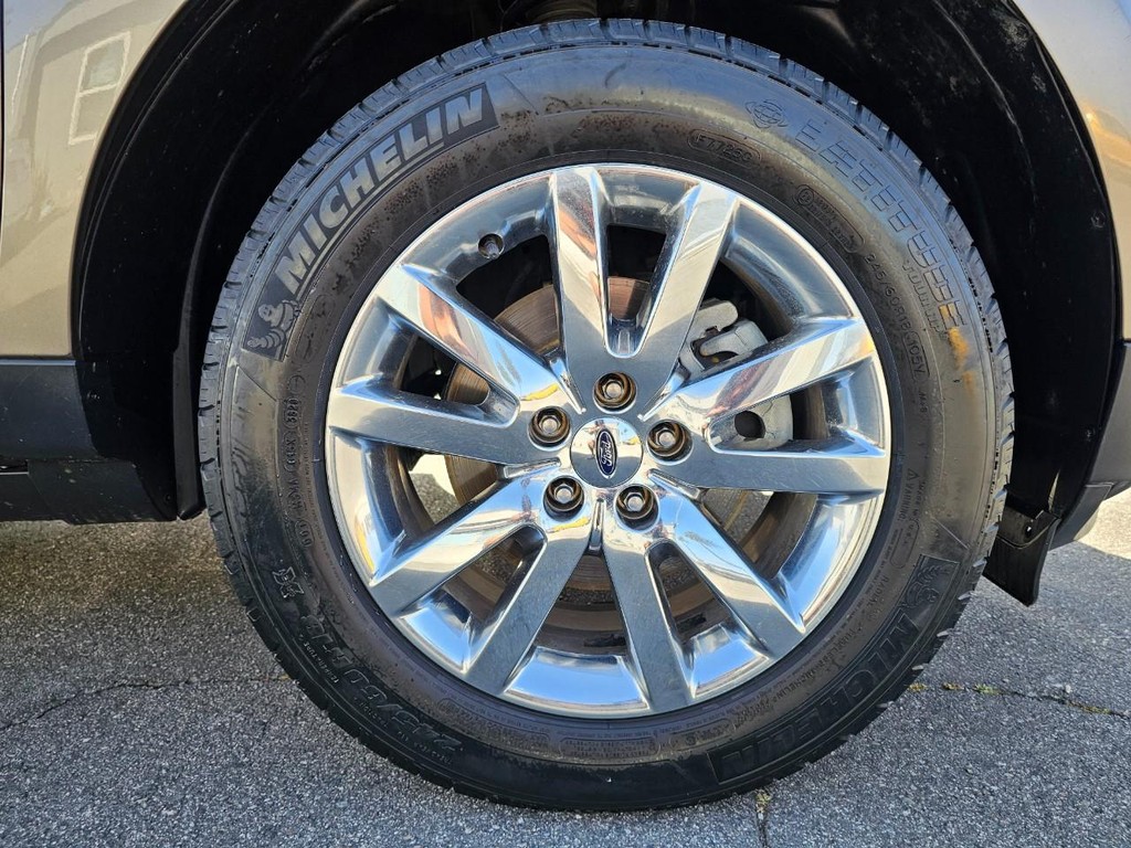 Ford Edge Vehicle Full-screen Gallery Image 17