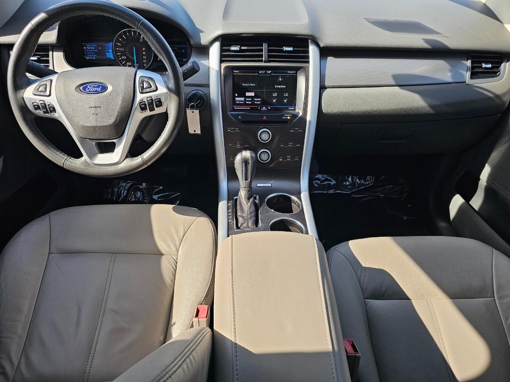 Ford Edge Vehicle Full-screen Gallery Image 25