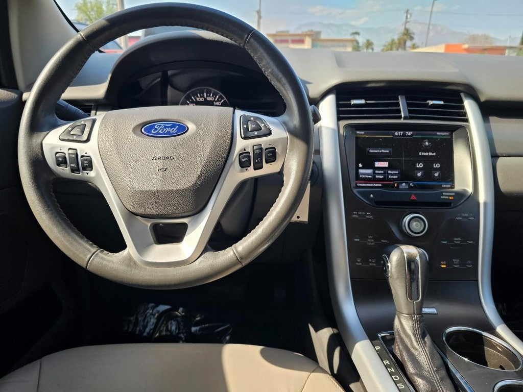 Ford Edge Vehicle Full-screen Gallery Image 26