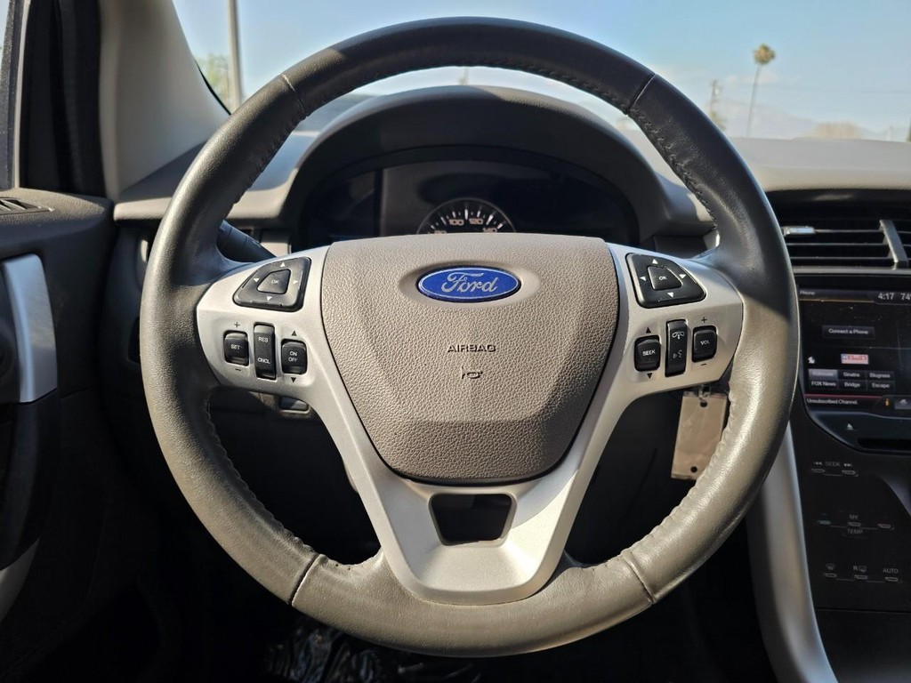 Ford Edge Vehicle Full-screen Gallery Image 27
