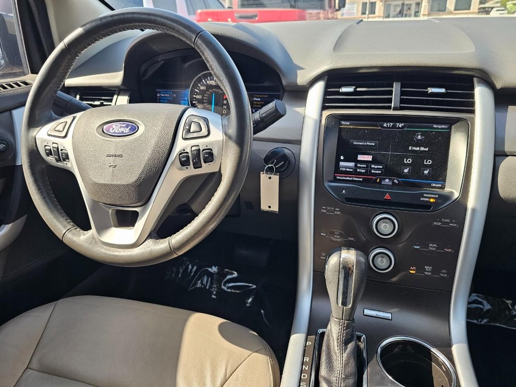 Ford Edge Vehicle Full-screen Gallery Image 30