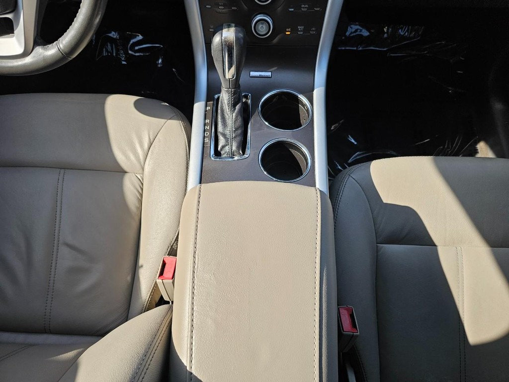 Ford Edge Vehicle Full-screen Gallery Image 32