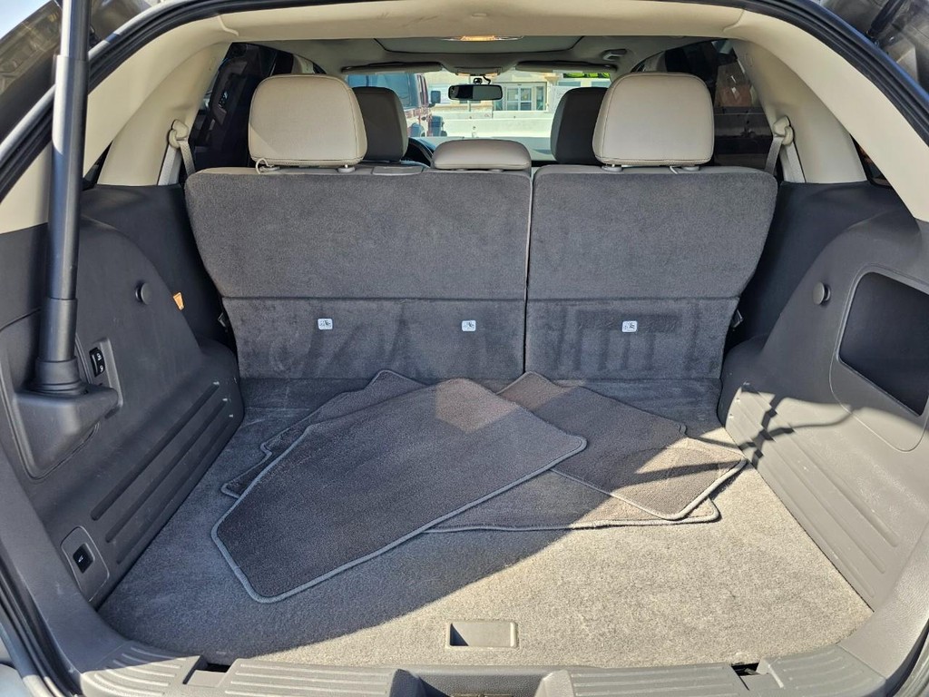 Ford Edge Vehicle Full-screen Gallery Image 36