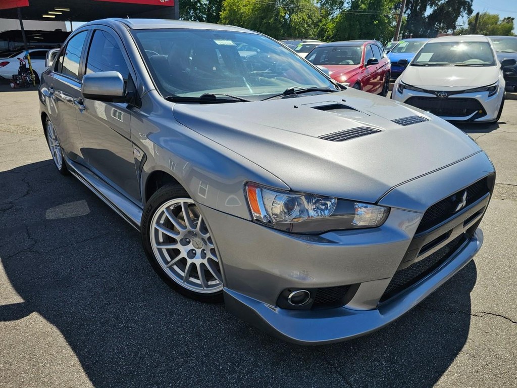 Mitsubishi Lancer Evolution Vehicle Full-screen Gallery Image 8