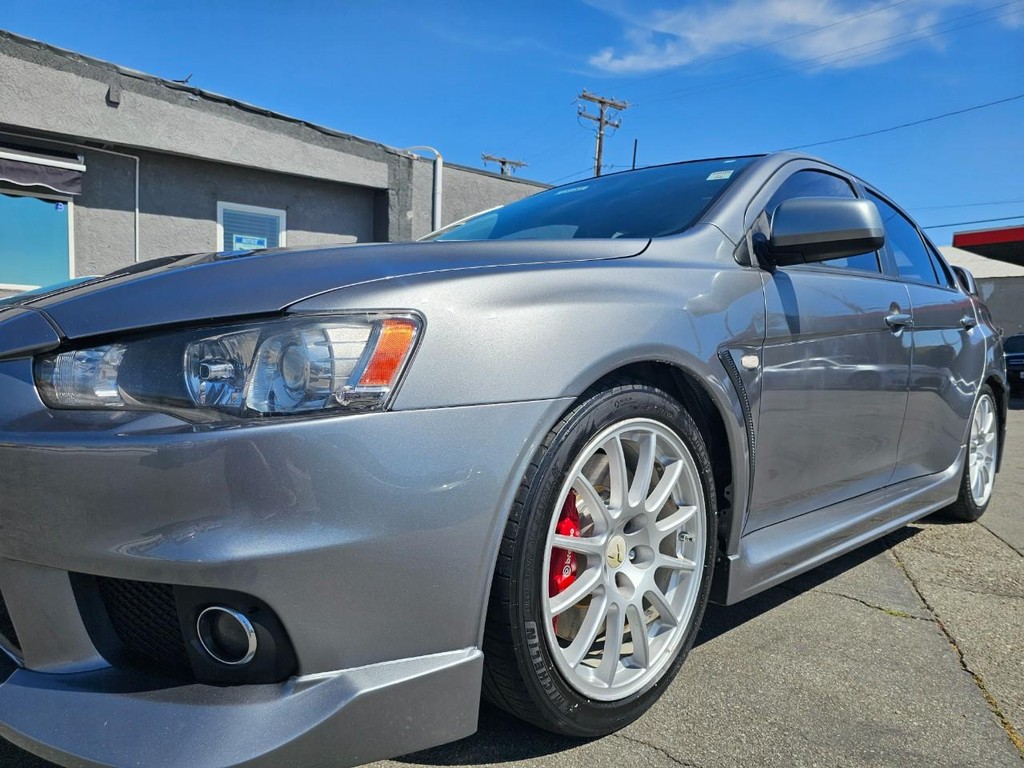 Mitsubishi Lancer Evolution Vehicle Full-screen Gallery Image 11