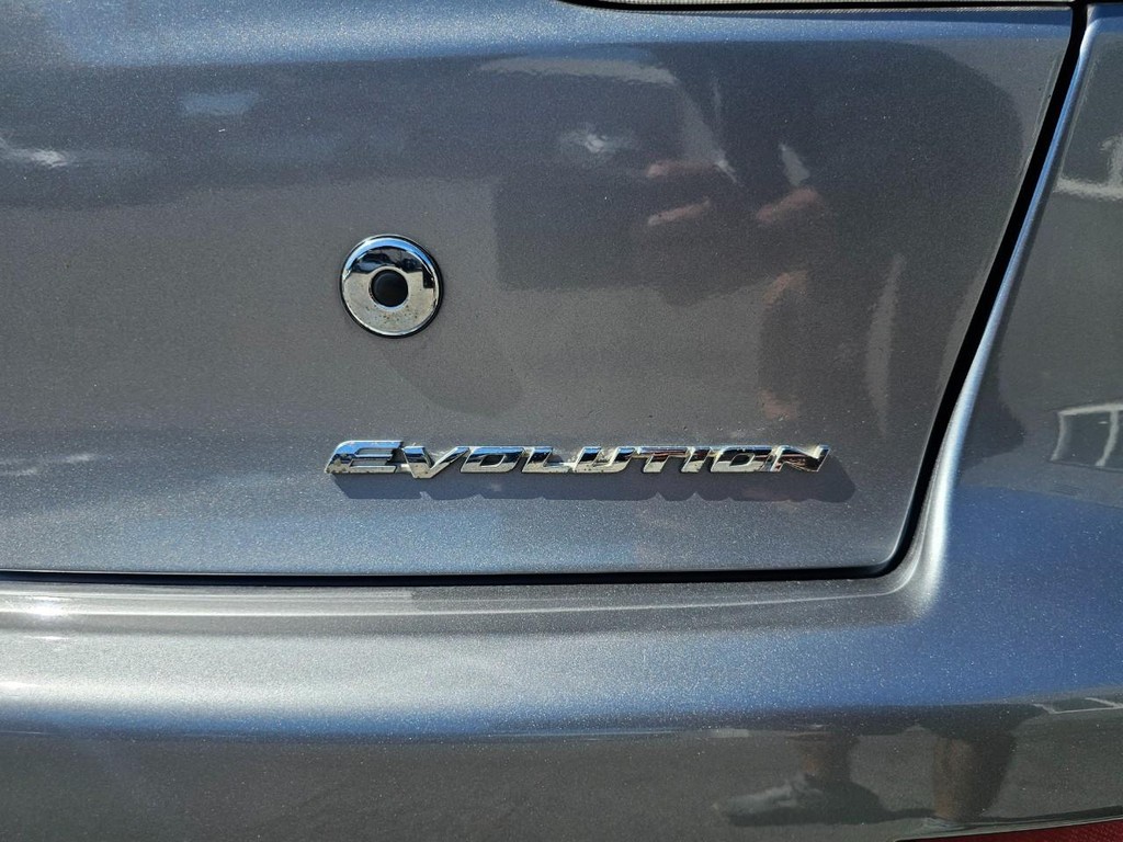 Mitsubishi Lancer Evolution Vehicle Full-screen Gallery Image 14