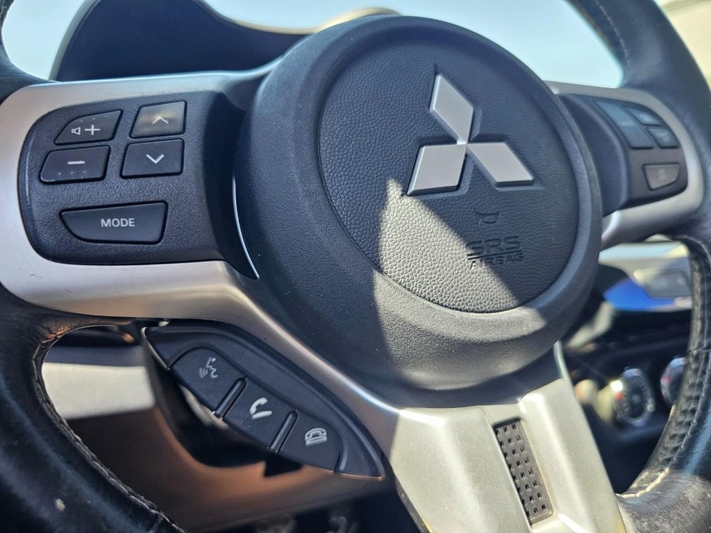 Mitsubishi Lancer Evolution Vehicle Full-screen Gallery Image 19