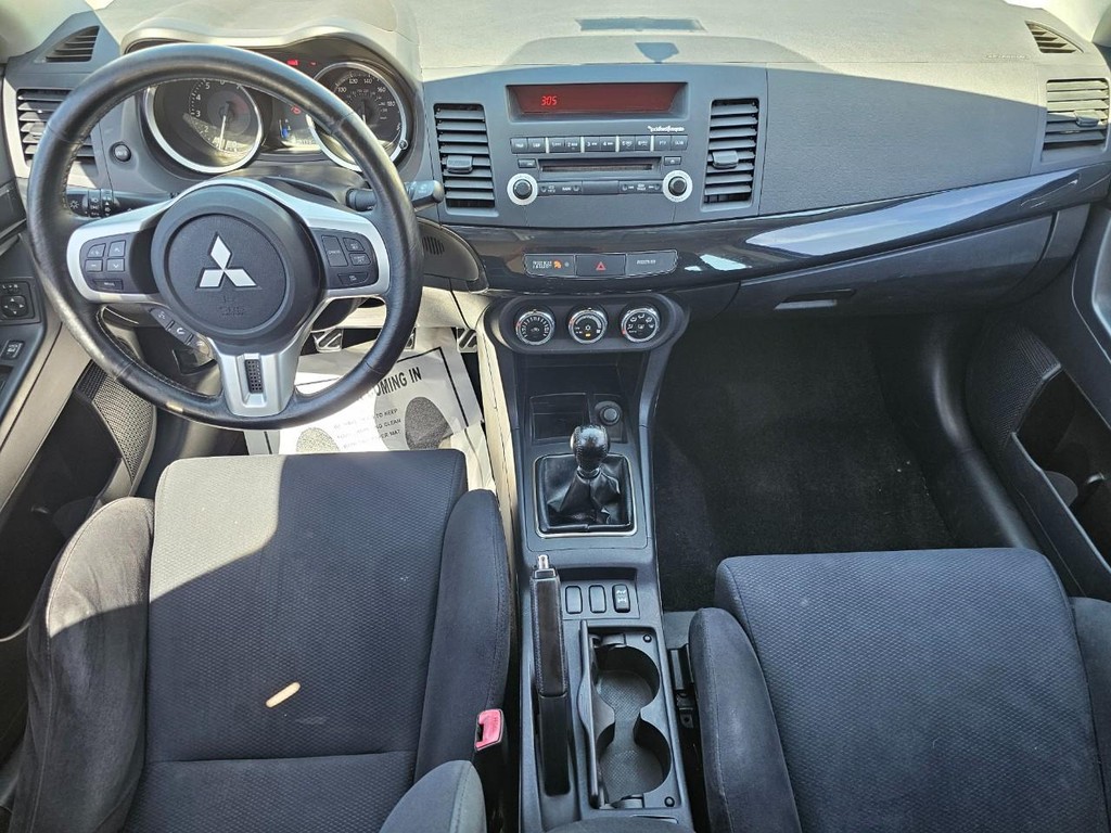 Mitsubishi Lancer Evolution Vehicle Full-screen Gallery Image 24