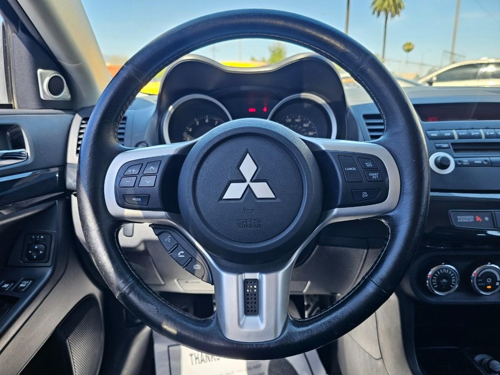 Mitsubishi Lancer Evolution Vehicle Full-screen Gallery Image 26