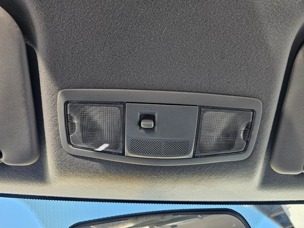 Mitsubishi Lancer Evolution Vehicle Full-screen Gallery Image 30