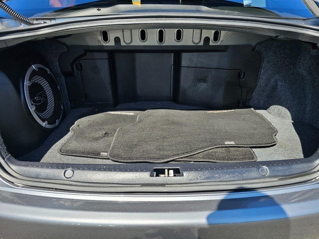 Mitsubishi Lancer Evolution Vehicle Full-screen Gallery Image 31