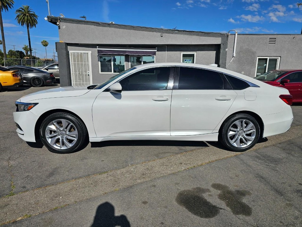 Honda Accord Sedan Vehicle Full-screen Gallery Image 2