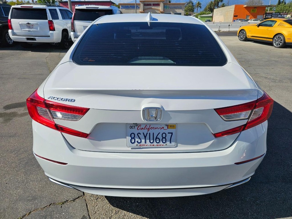 Honda Accord Sedan Vehicle Full-screen Gallery Image 4