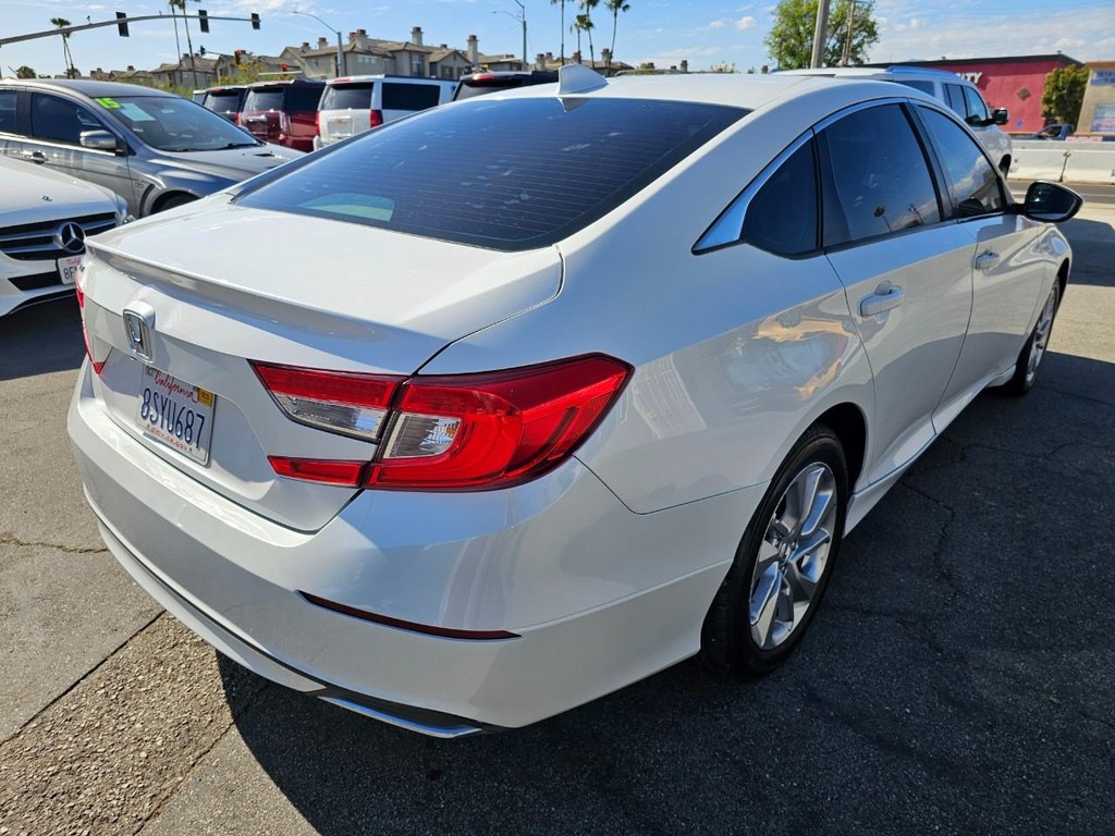 Honda Accord Sedan Vehicle Full-screen Gallery Image 5