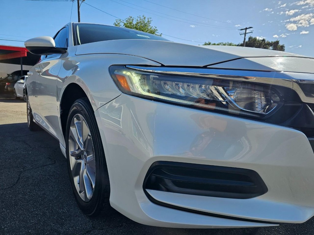 Honda Accord Sedan Vehicle Full-screen Gallery Image 9